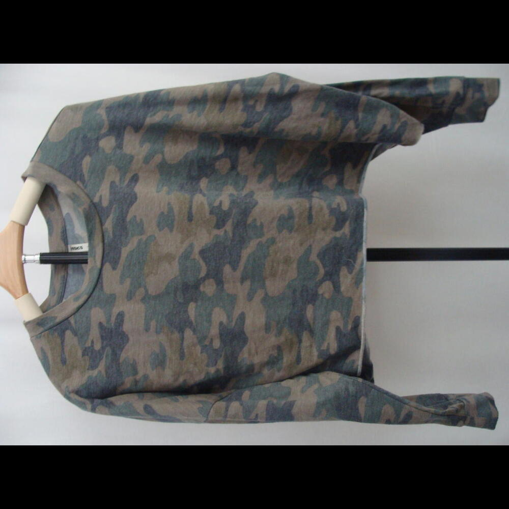 Camo Print Long Sleeve Cropped Top